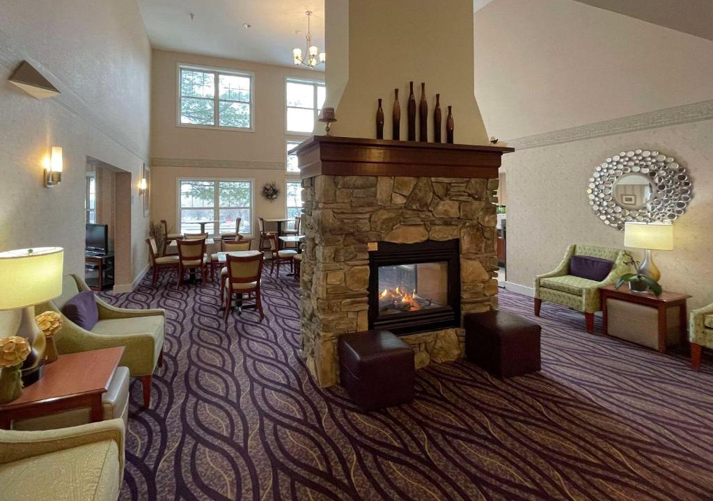 South Burlington Hotel | Smart Suites, an Ascend Collection Hotel