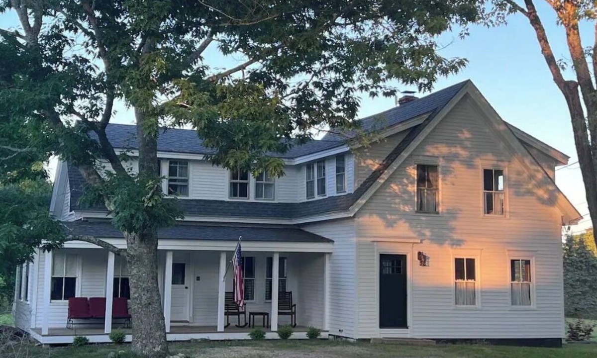 Penobscot House | Spacious 3 bedroom farmhouse on the Blue Hill Peninsula