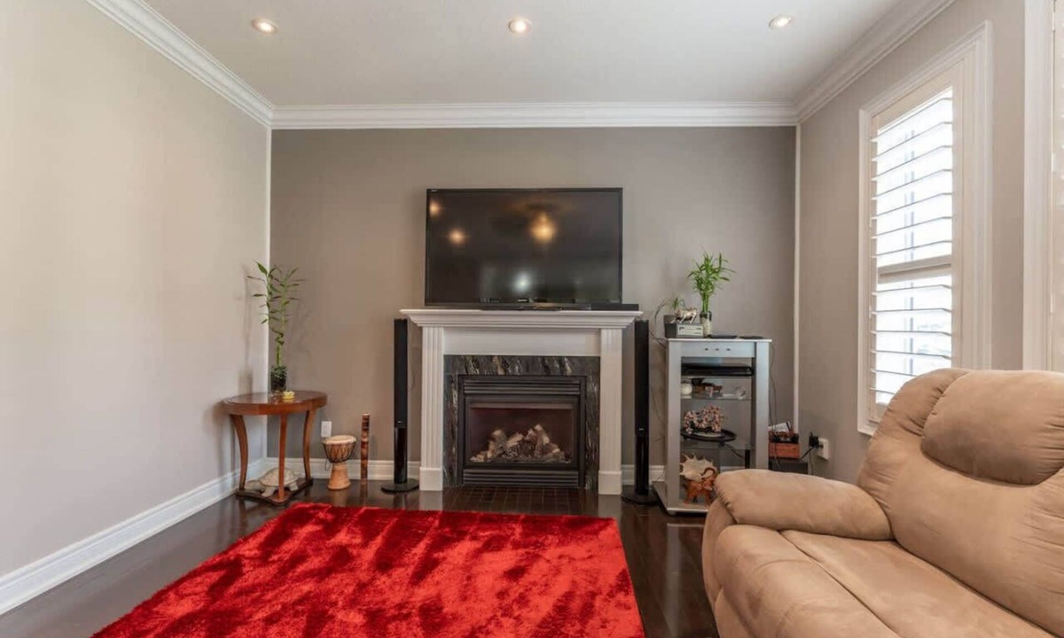 Brampton House | Spacious 7BR Home with Private Yard & Fast WiFi!