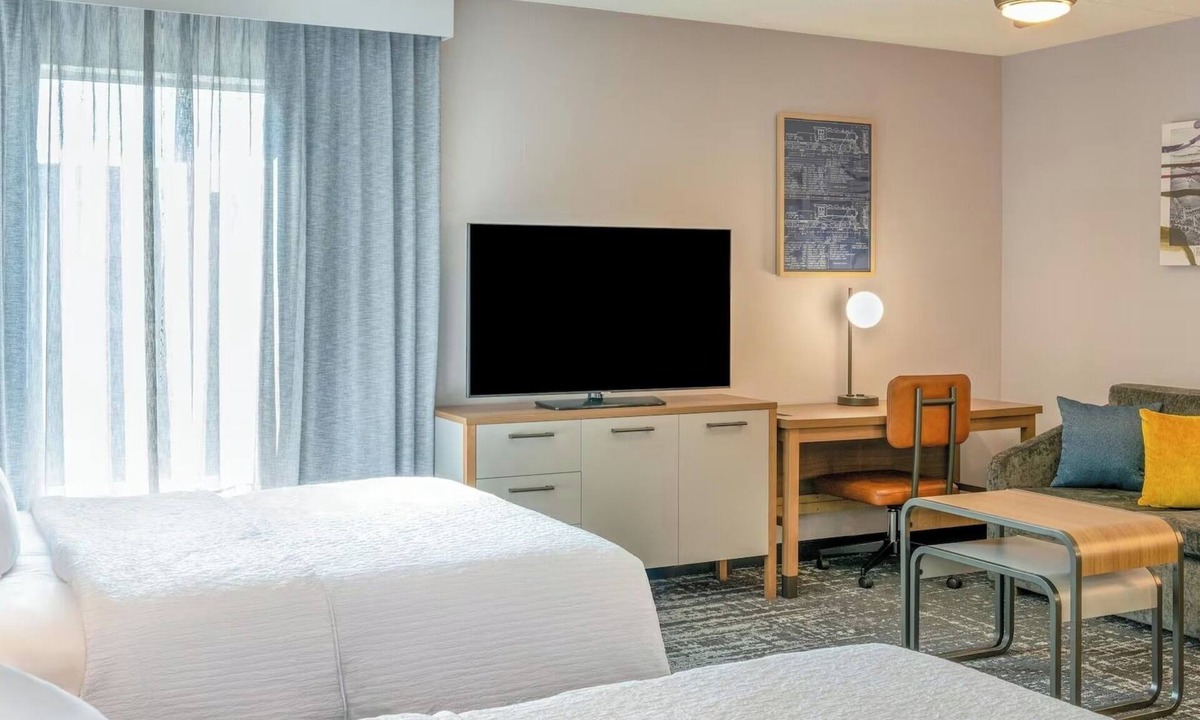 Canonsburg Hotel | Spacious and Inviting 2 Queen Beds Perfect for Friends or Family Getaways