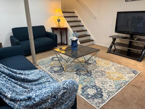 Georgetown Apartment | Spacious Basement Apartment in GTA