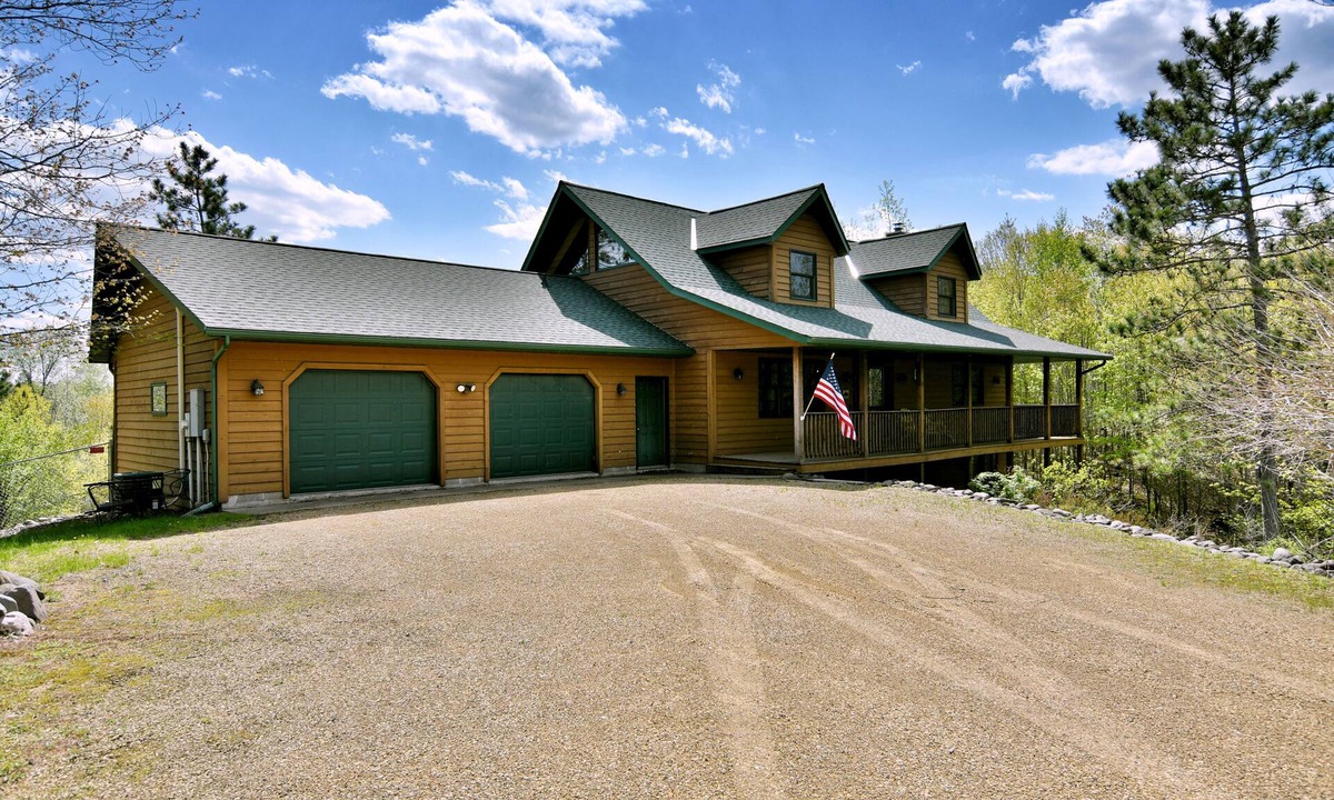 Danbury Cabin | Spacious cabin for any type of get away! Minutes away from dozens of activities!