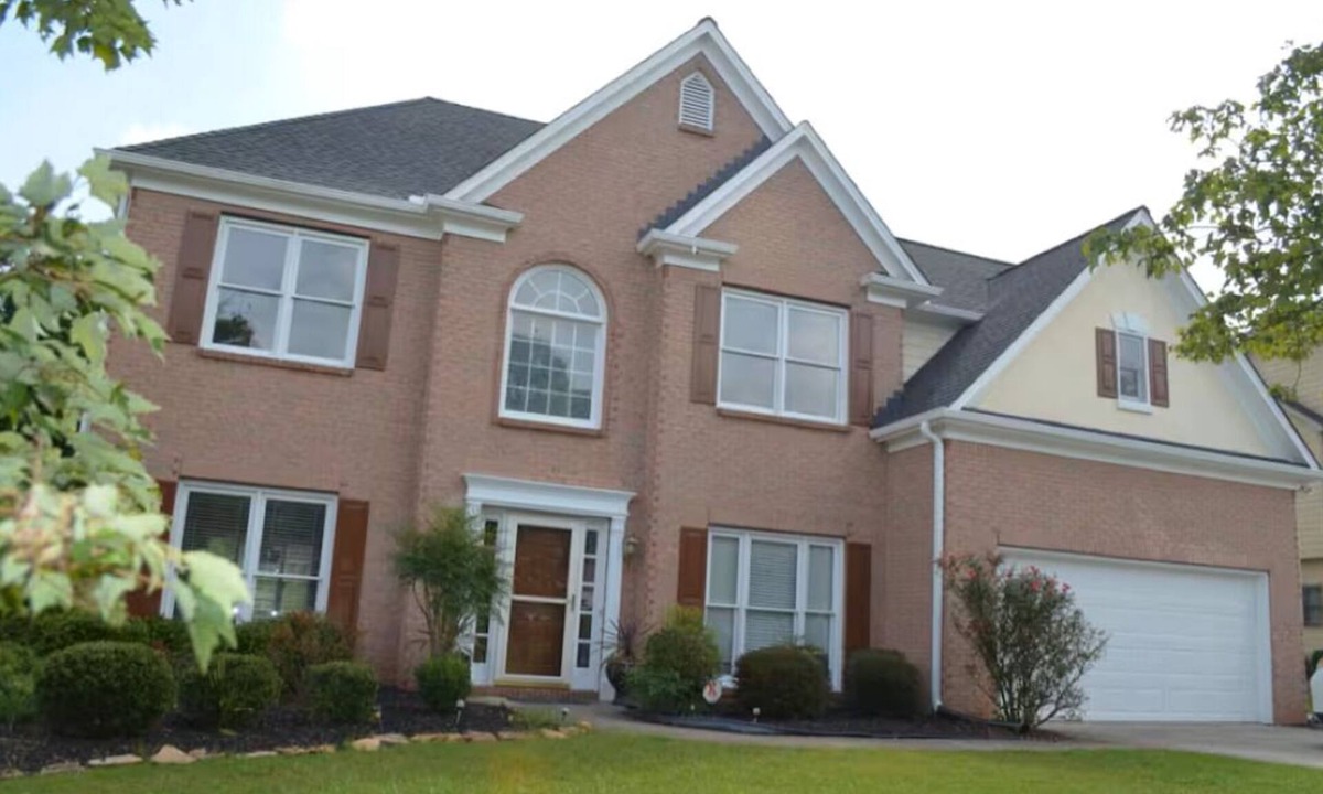 Suwanee House | Spacious Home easily accessible to I-85