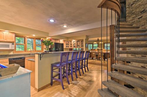 Lake Ripley House | Spacious Lakehouse w/Deck, Kayaks, & Dock!