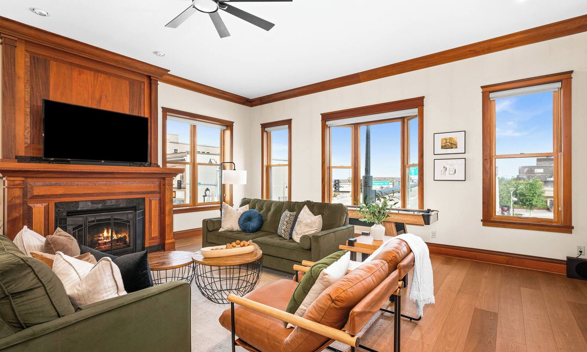 Downtown - Waterfront Condo | Spacious Lux Condo-Walk to Canal Park-Lakeviews