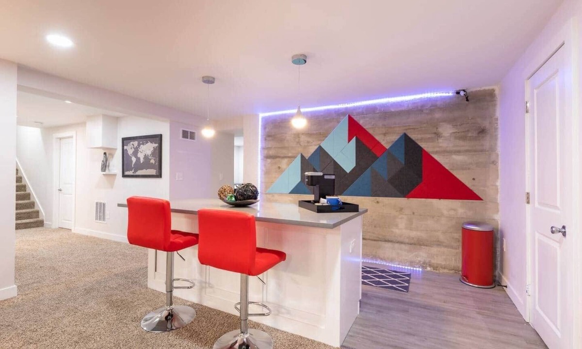 Southeast House | Spacious, Modern & Central 2 Bed/2 Bath by DU