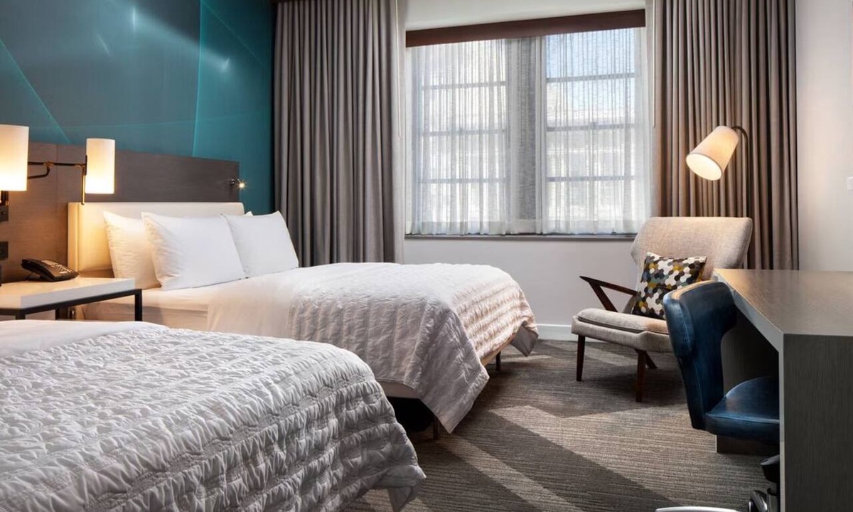 Houston Convention District Apartment | Spacious Queen Room | Pet-friendly | Onsite Parking | Downtown Houston