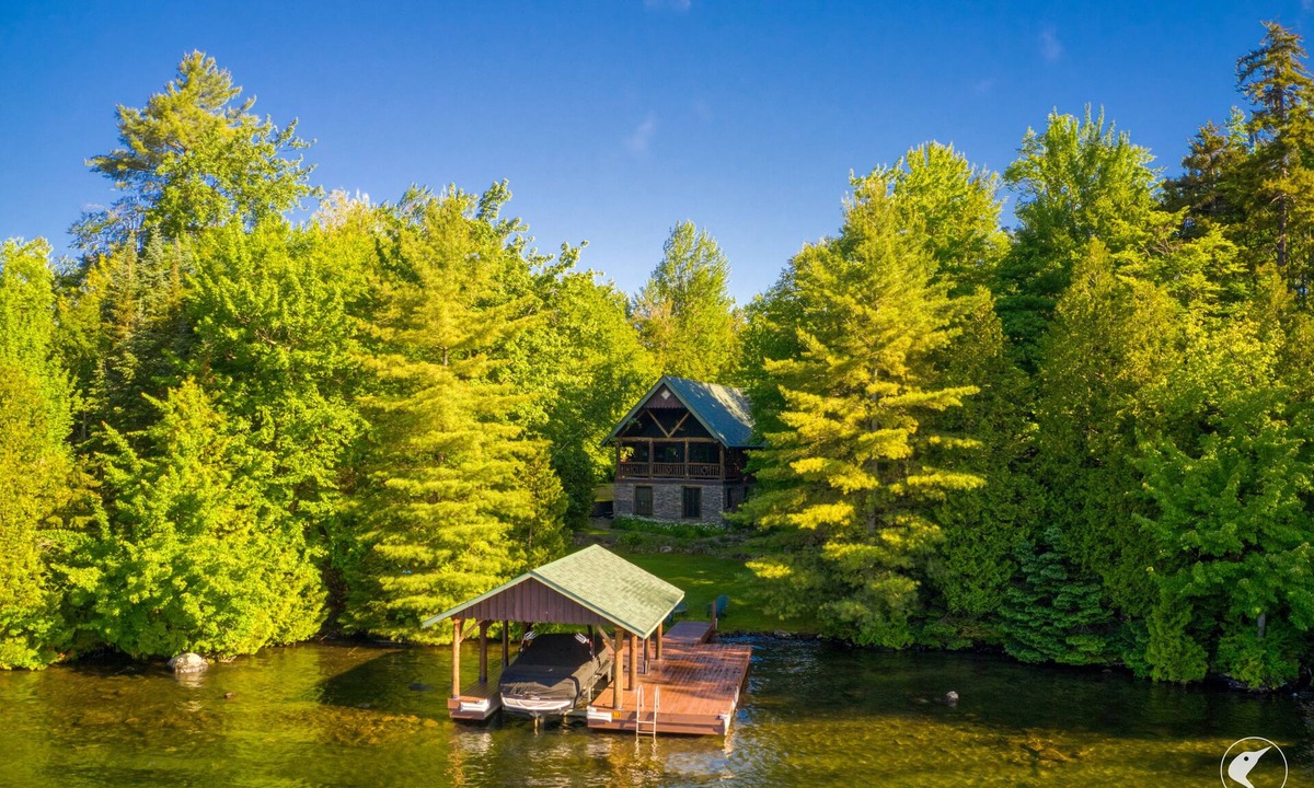 Lake Placid Cabin | Spacious Residence on Lake Placid Lake with Hot Tub!