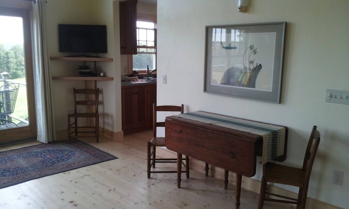 Hardwick Apartment | Spacious Retreat With Panoramic Views