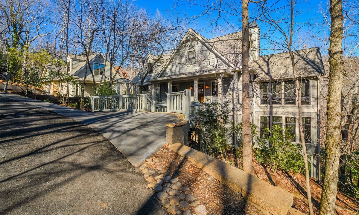 Big Canoe House | SPACIOUS SPECTACULAR BIG CANOE HOME OVER STREAM. WATERFALLS, TRAIL Mountain VIEW