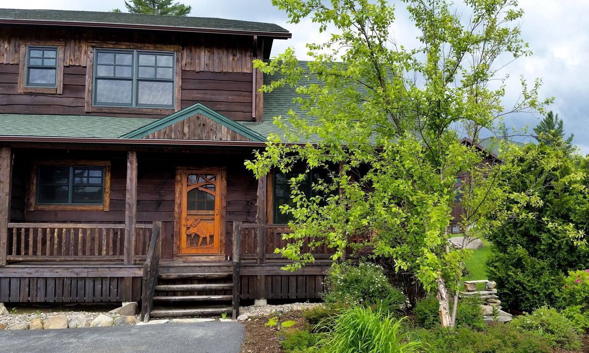 Lake Placid House | Spacious townhouse in Lake Placid with all amenities + 3 in-suite bathrooms
