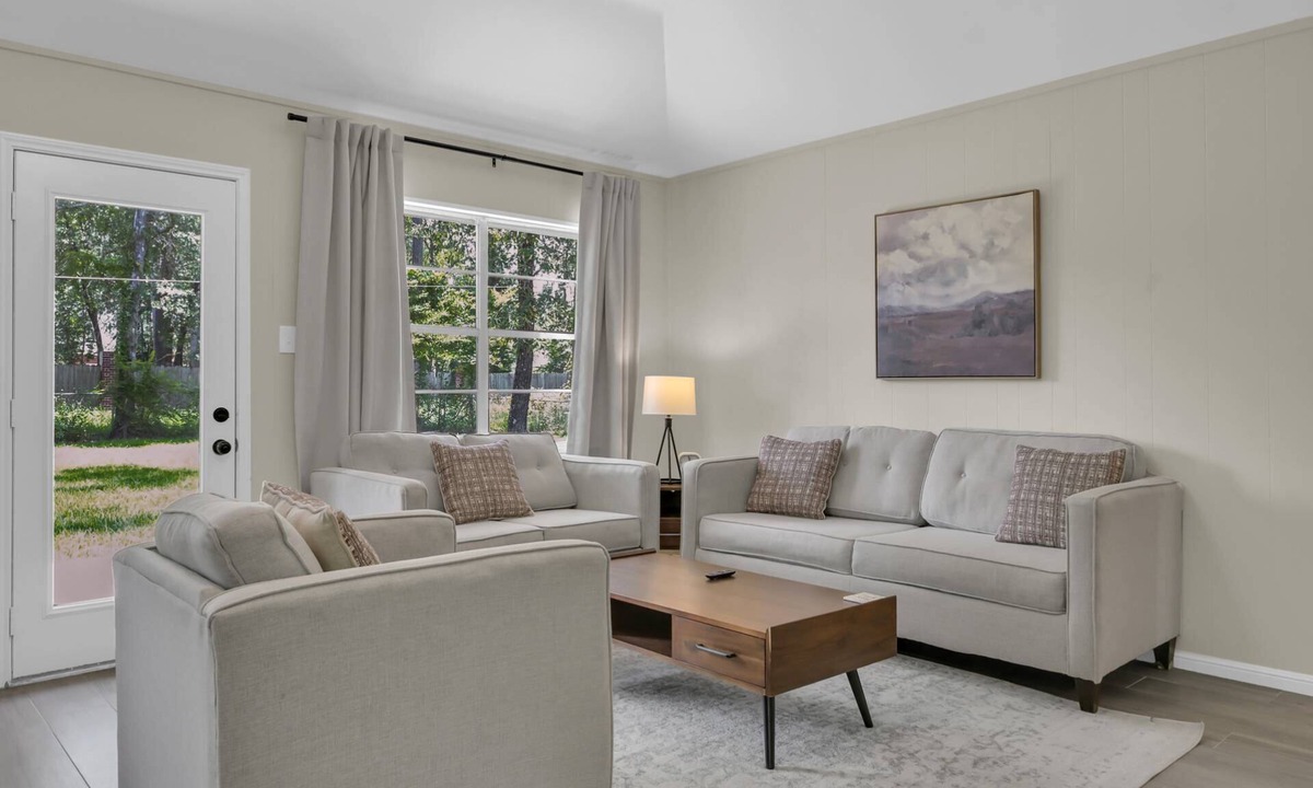 Grogan's Mill House | Spacious Woodlands Home | Pet Friendly | 35 Min to NRG Stadium World Cup Games