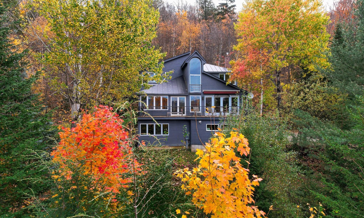 Stowe Hollow House | Spectacular Stowe Home for Fun Family Vacations! Eco friendly/EV Charging!