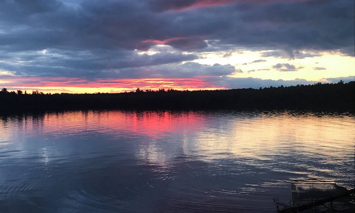 Plattsburgh House | Spitfire Retreat on Champlain. Less than an HOUR TO WHITEFACE Mtn.or Montreal.