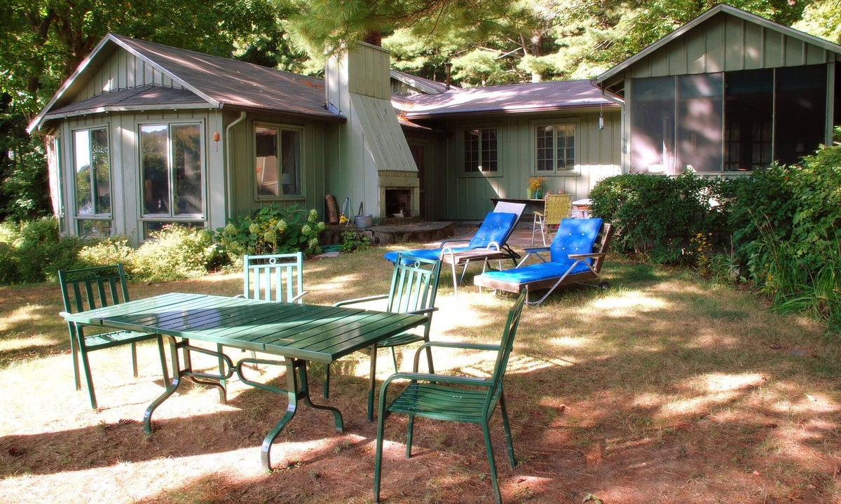Scandia Cottage | St. Croix River Summer House in Scandia, Waterfront Access & Stunning Views.