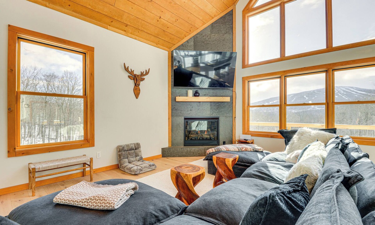 Stratton Mountain House | Stratton Mtn Ski Chalet w/Giant Views in Winhall