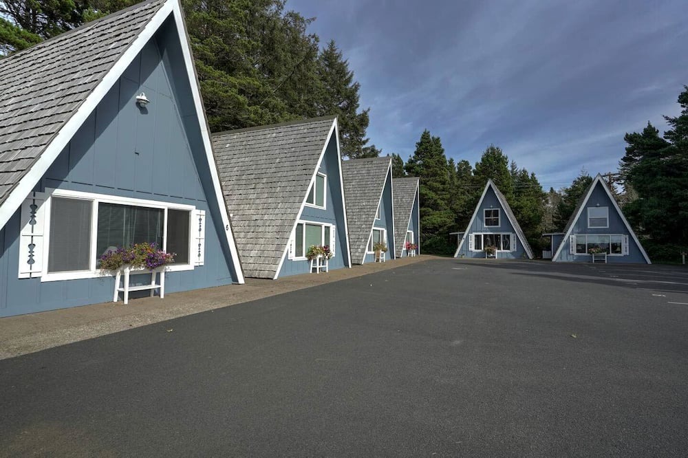 Otter Rock Cabin | Stunning A Frame with Fantastic Views in Otter Rock, Oregon
