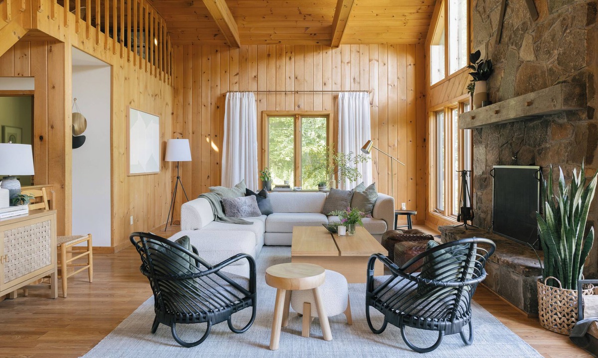 Stratton and Bromley Ski Areas Ski Chalet | Stylish Mountain Getaway w/Hot Tub & Firepit Near Stratton