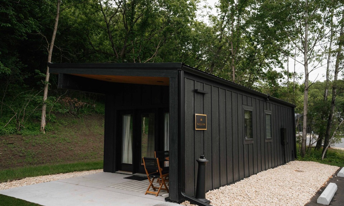 Pepin Cabin | Stylish One-Bedroom Cabin at Woods & Co Weddings + Events