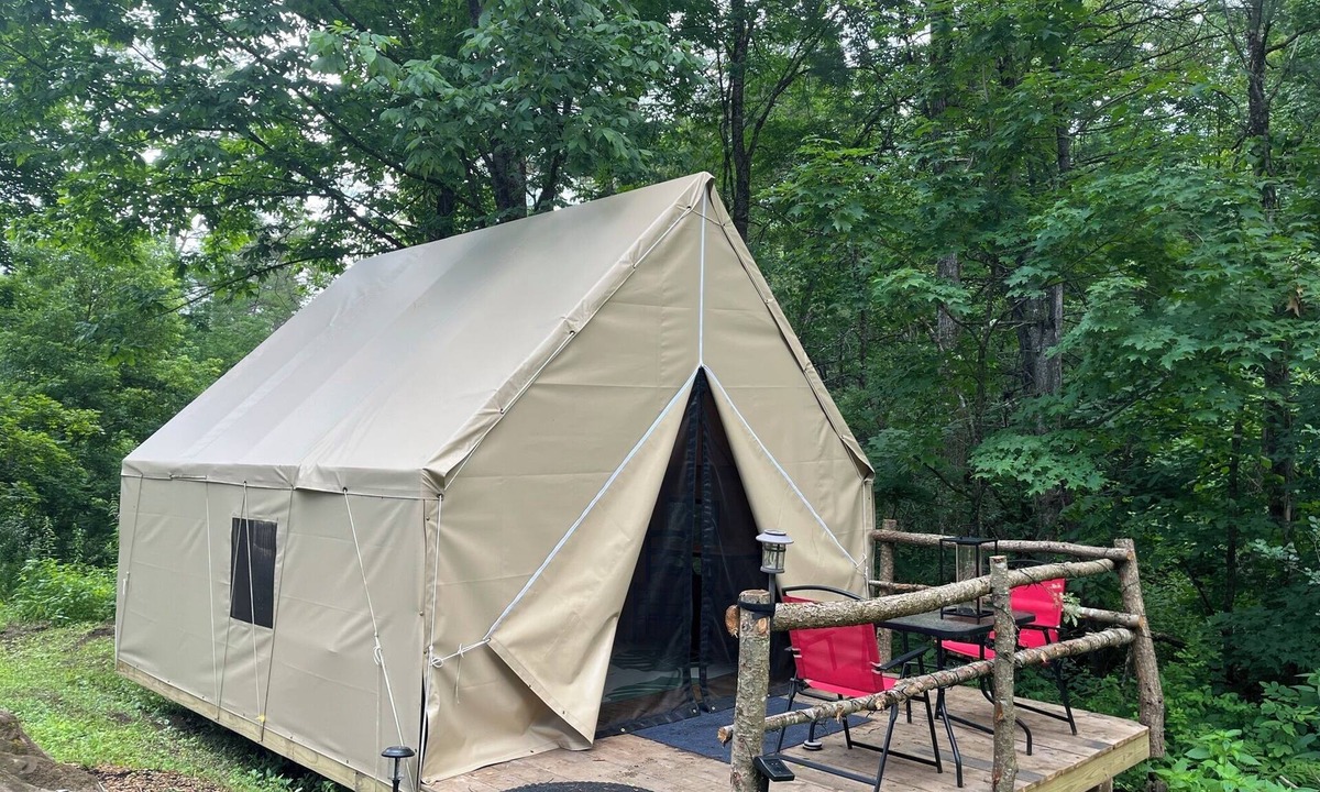 St. Johnsbury RV Rental | Sugar Brook “Off Grid” Glamping