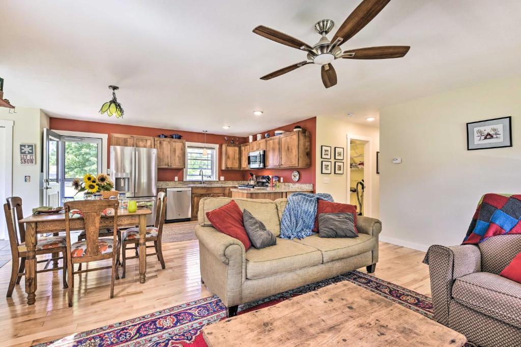 Eastern Vermont House | Sunny Morristown Home - Walk to Restaurants!