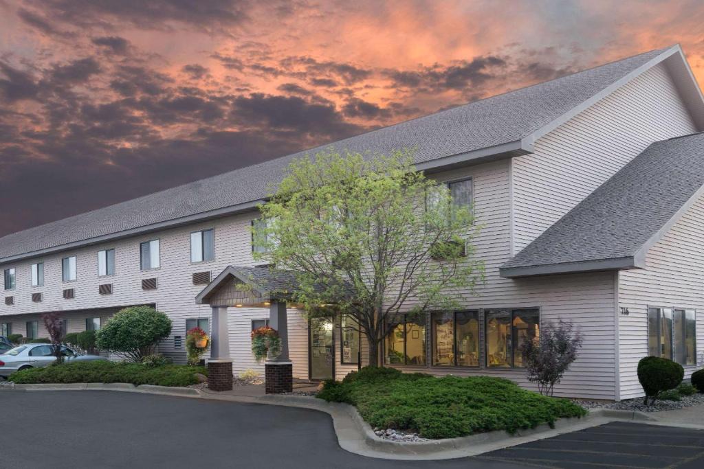 Sparta Hotel | Super 8 by Wyndham Sparta