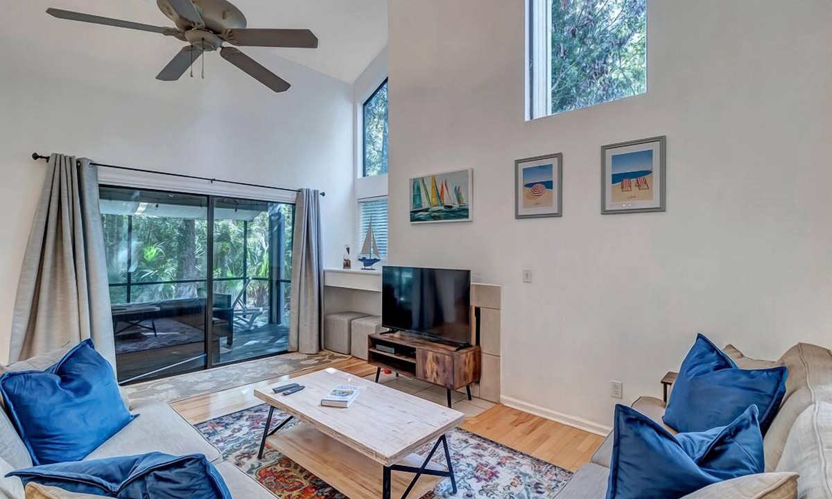 Palm Valley House | The Blue Turtle - 3-bedroom, Furnished Townhome Rental in TPC Sawgrass