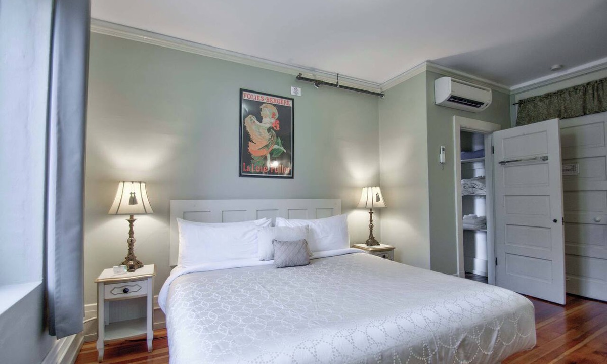 Centralia House | The Peak at Centralia Square | Historic Suite 205