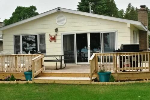 Onekama House | The Summer House