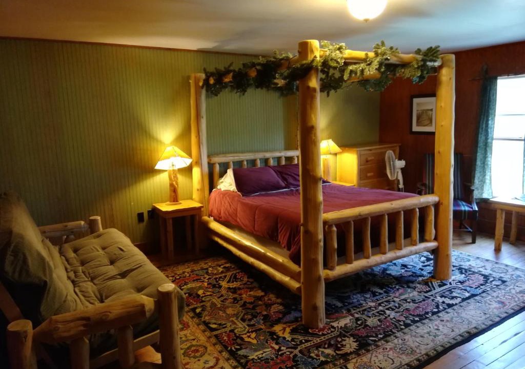 Inlet Hotel | The Woods Inn