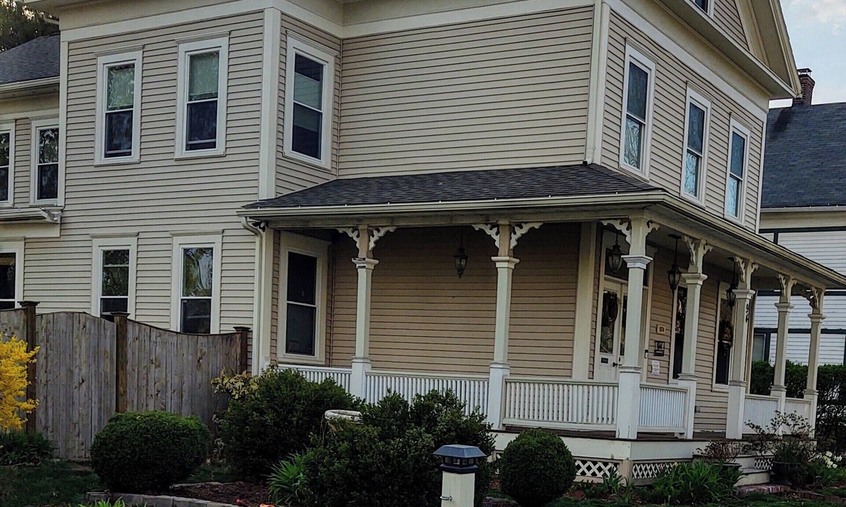 Springfield Apartment | Thompson Extended Stay- Close to everything. Large yard to unwind.