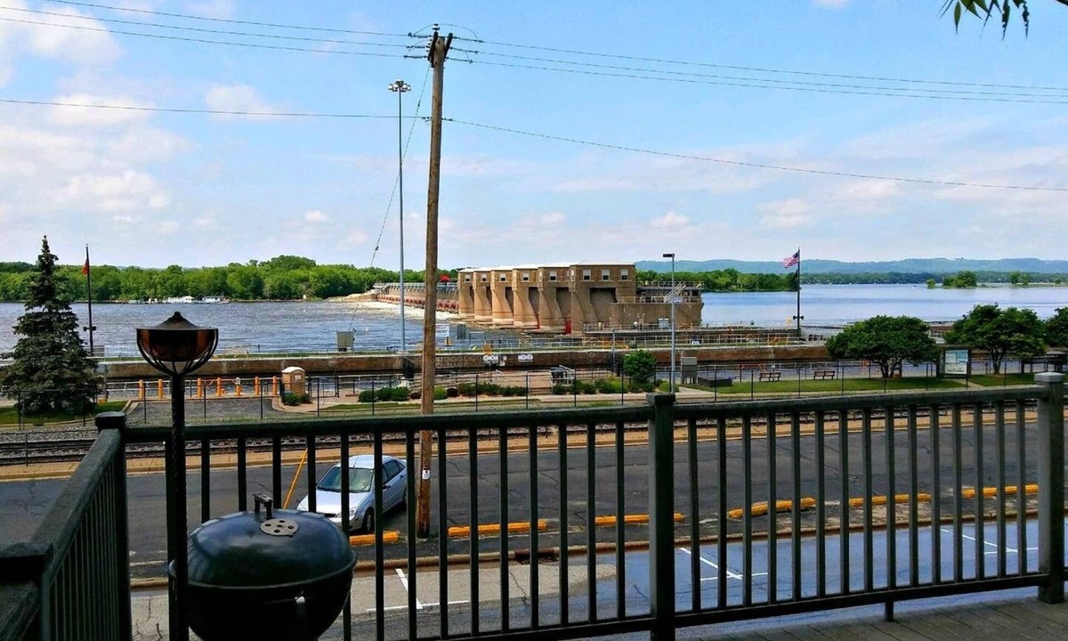 Alma Apartment | Three-Bedroom Apartment with River View