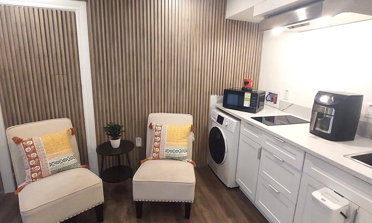 Guelph Apartment | Tiny ,1BR Guesthouse Studio