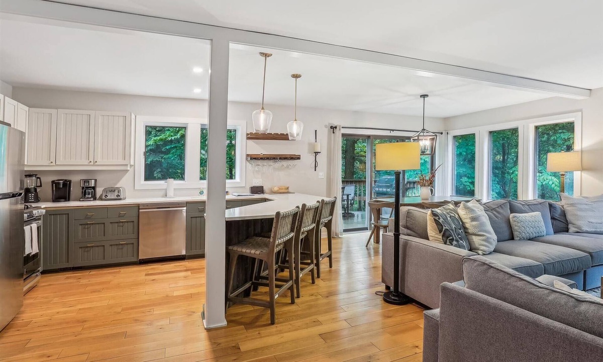 Stowe Area House | Topnotch 384D: 3 br, fireplace, a/c, sauna, resort amenities!