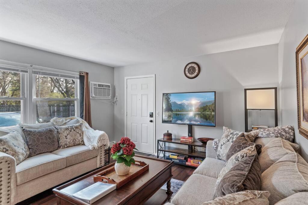 Spring Lake Park Apartment | Tranquil 2BR Apt Mpls - 8073 Apt 1