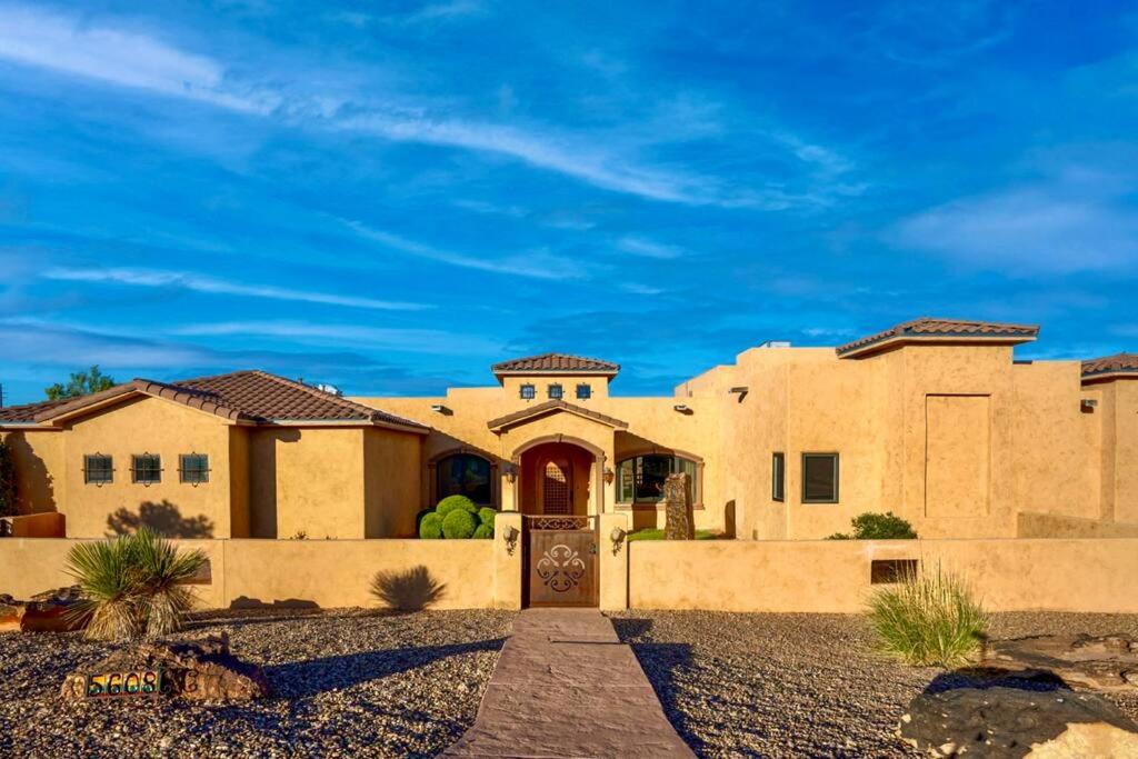 Rio Rancho House | Tranquil 4400 sqft home that fits the whole family