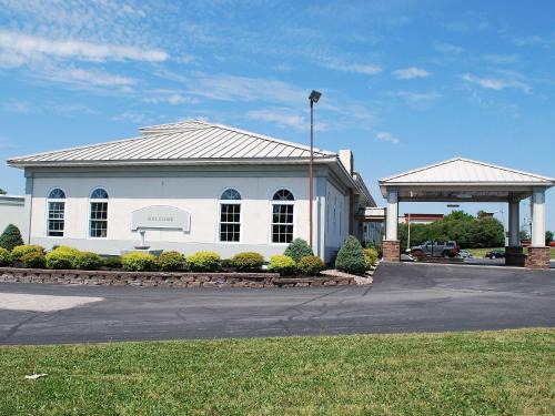 Travelodge | Watertown