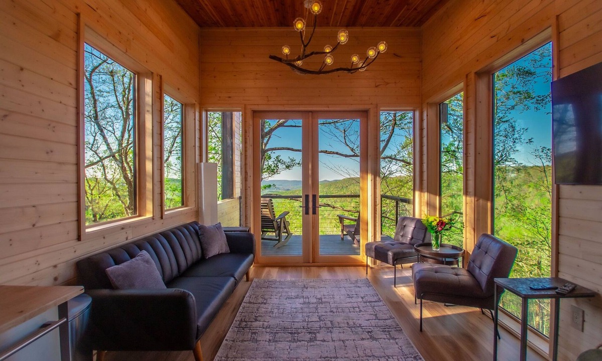 Beersheba Springs Cabin | Tree loft 1 a view for miles in the trees