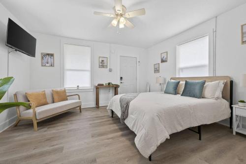 South Pensacola House | Unit 4 Charming Private Studio Cottage