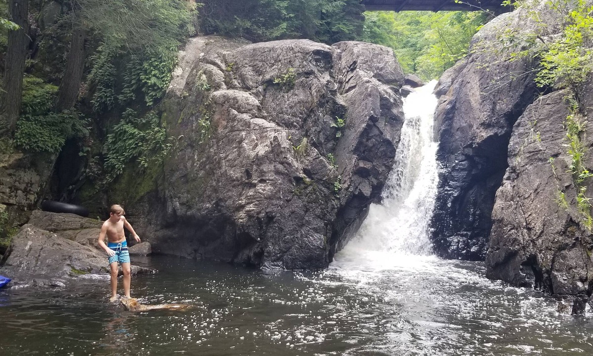 Crown Point House | Unplug at Davey Fallls! Water view, Private waterfall & large swimming area.