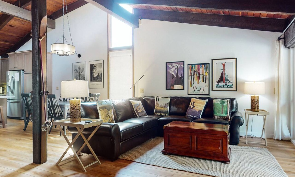 Mammoth Lakes Condo | Updated & Large, Bright Mammoth Home near The Village, Pool On-site