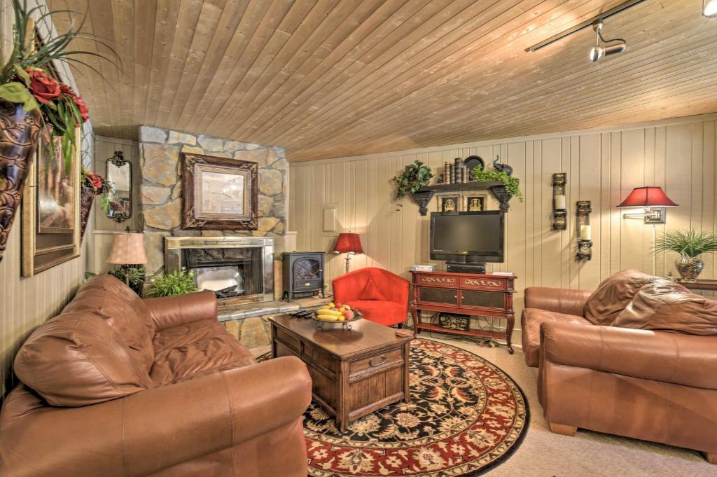 Angel Fire Apartment | Walk to Ski and Trails All-Season Angel Fire Escape