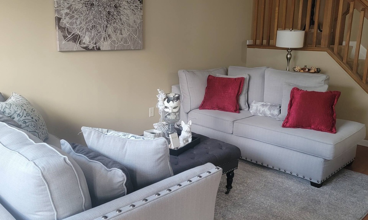 Summit Station Condo | WELCOME! Easy living with comfy style.