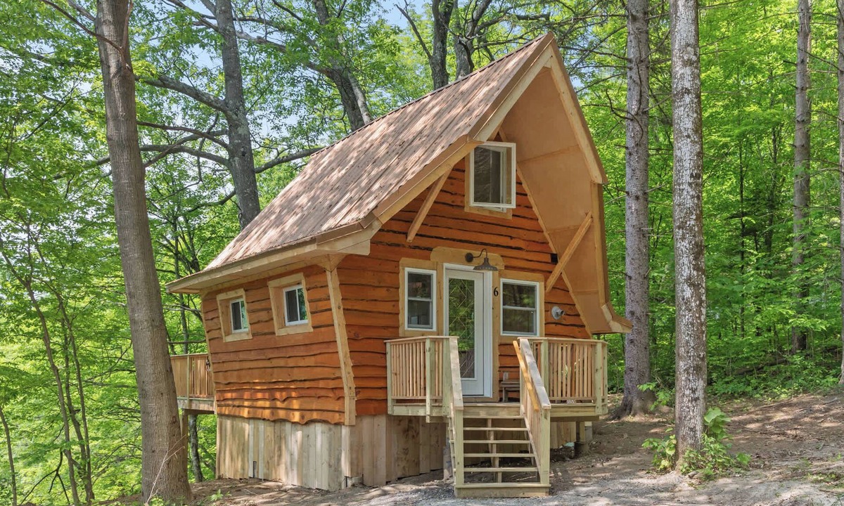 Johnson Cabin | Whimsical Vermont Cabin w/Hot Tub & Mountain Views