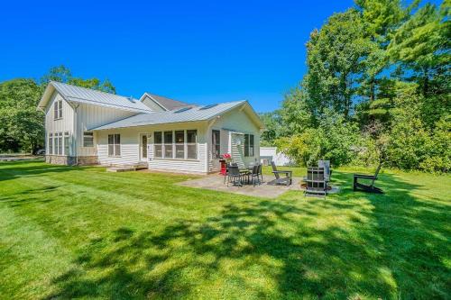 Glen Arbor House | White Pines Cottage