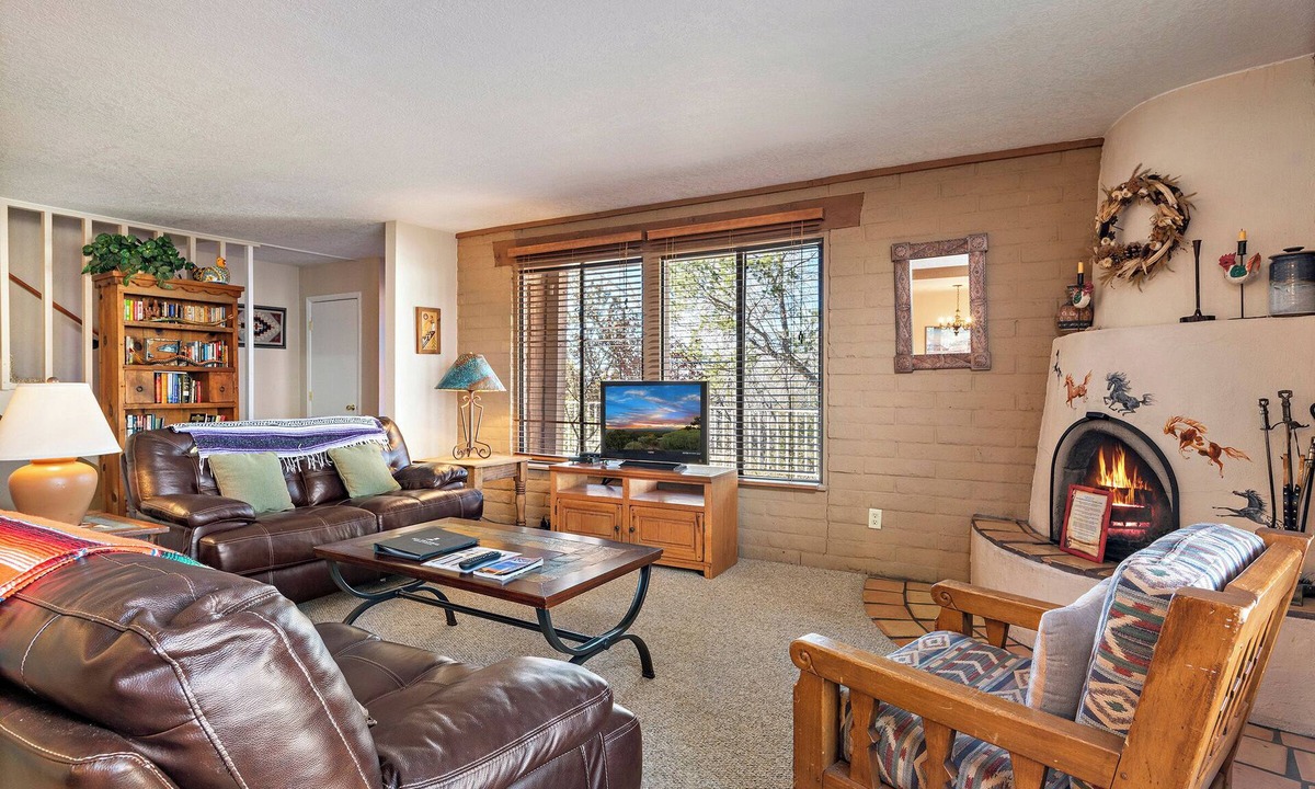 Northeast Santa Fe Hotel | Your 2-Story Home Away From Home: Fort Marcy #60