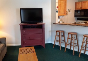 1BR condo near Recreation Center, pool and hot tub