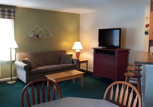 1BR condo near Recreation Center, pool and hot tub