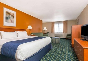 2-Star Hotel ∙ Baymont by Wyndham Santa Fe