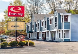 2-Star Hotel ∙ Econo Lodge Cranston - Providence